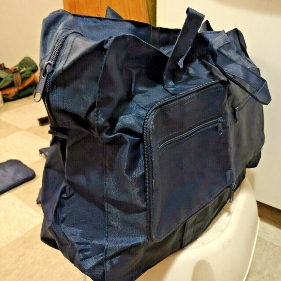 Foldable Travel Duffle Bag  Waterproof & Tear Resistant - Picture 3 of 8